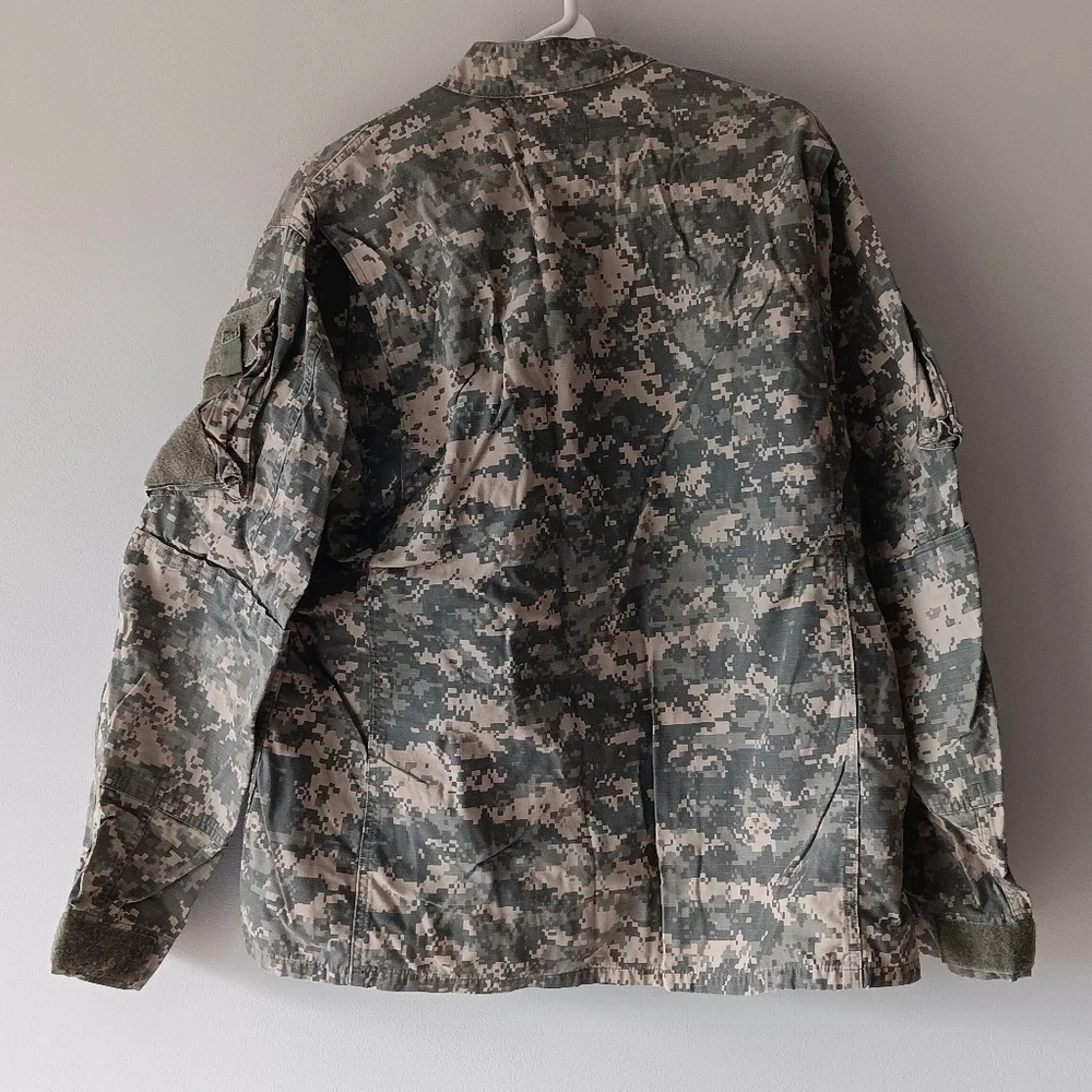 U.S. Army Coat Combat Uniform Nylon Cotton 50/50 Digital Camo Large Regular